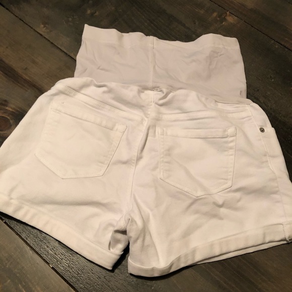 White maternity shorts - Picture 3 of 3